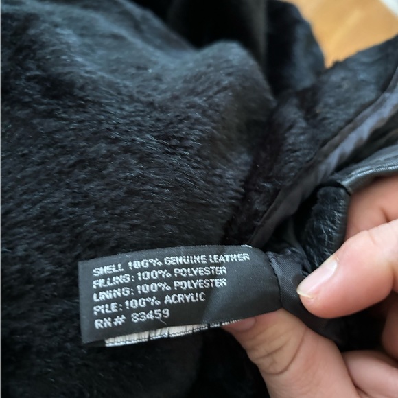 Thick high quality jacket no tears - Picture 5 of 6